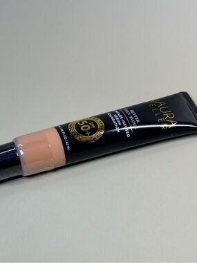 Laura Geller Tinted Moisturizing Foundation - Beige